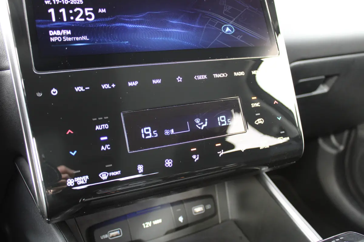 1.6 T-GDI PHEV Comfort Smart 4WD | DAB ontvanger | Achteruitrijcamera | Adaptive cruise control | Lane Assist | Stoel verwarming | | Achterbank in delen neerklapbaar | Achteruitrijcamera | A