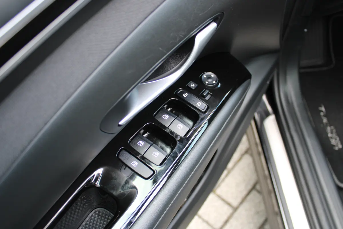 1.6 T-GDI 265pk PHEV Premium Sky 4WD | Schuifkanteldak | 360 camera | Lederen bekleding | | Achterbank verwarmd | Achteruitrij assistent | Airco (automatisch)