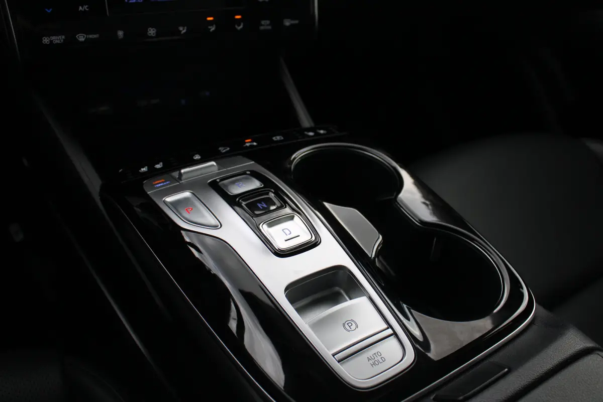 1.6 T-GDI 265pk PHEV Premium Sky 4WD | Schuifkanteldak | 360 camera | Lederen bekleding | | Achterbank verwarmd | Achteruitrij assistent | Airco (automatisch)
