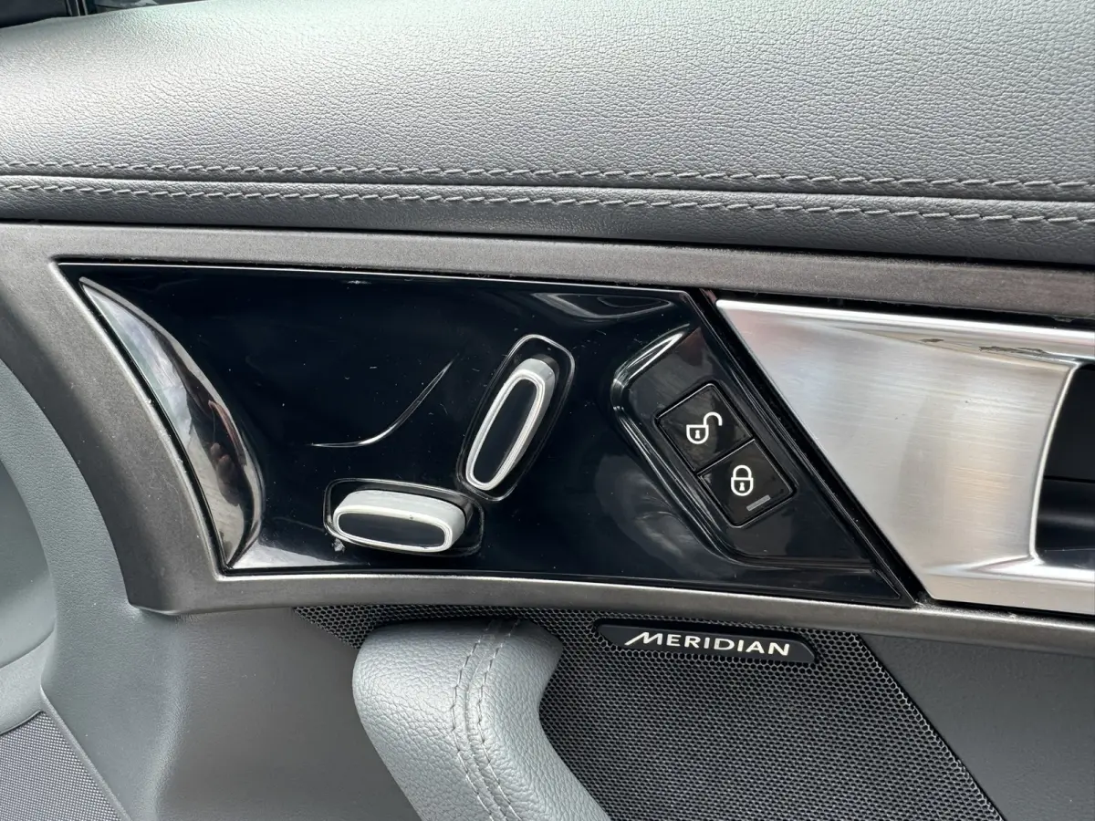 3.0 V6 S 380pk Carplay Camera Leder