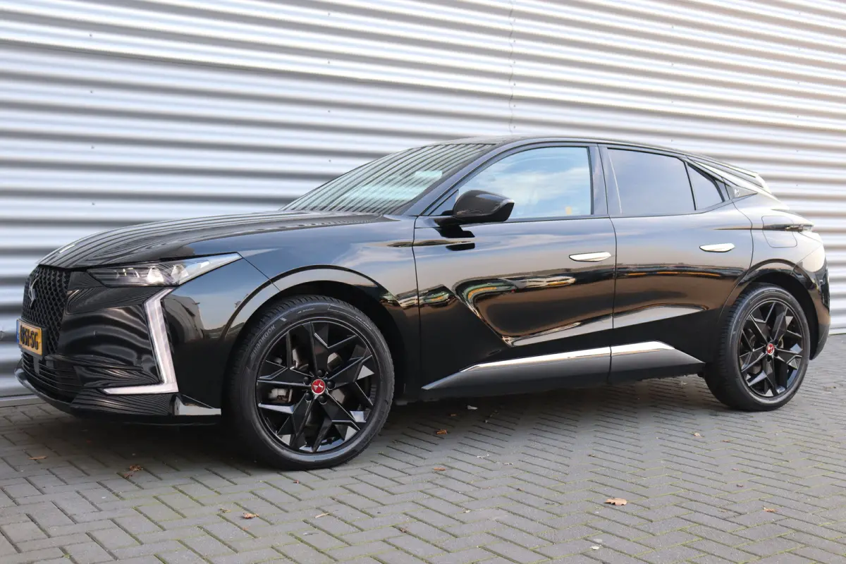 1.6 E-TENSE 225PK PERFORMANCE LINE AUTOMAAT / NAVI / LEDER / CLIMA / FULL-LED / PDC / 19" LMV / CAMERA / KEYLESS / BLUETOOTH / CRUISECONTROL !!