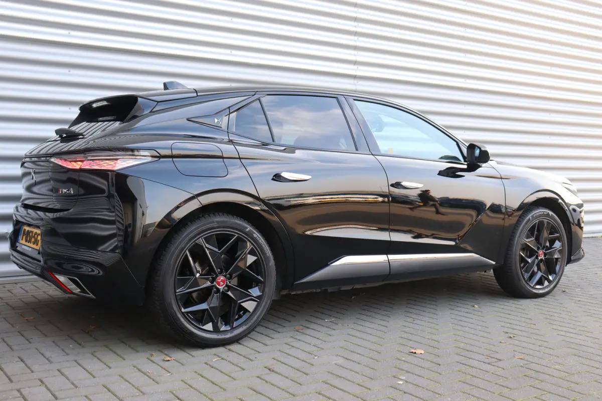 1.6 E-TENSE 225PK PERFORMANCE LINE AUTOMAAT / NAVI / LEDER / CLIMA / FULL-LED / PDC / 19" LMV / CAMERA / KEYLESS / BLUETOOTH / CRUISECONTROL !!