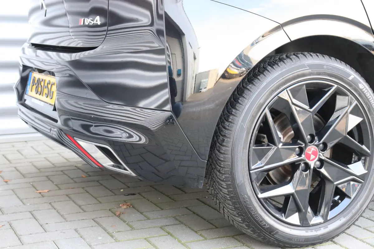 1.6 E-TENSE 225PK PERFORMANCE LINE AUTOMAAT / NAVI / LEDER / CLIMA / FULL-LED / PDC / 19" LMV / CAMERA / KEYLESS / BLUETOOTH / CRUISECONTROL !!