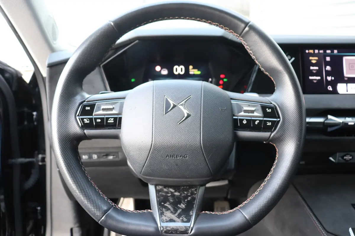 1.6 E-TENSE 225PK PERFORMANCE LINE AUTOMAAT / NAVI / LEDER / CLIMA / FULL-LED / PDC / 19" LMV / CAMERA / KEYLESS / BLUETOOTH / CRUISECONTROL !!