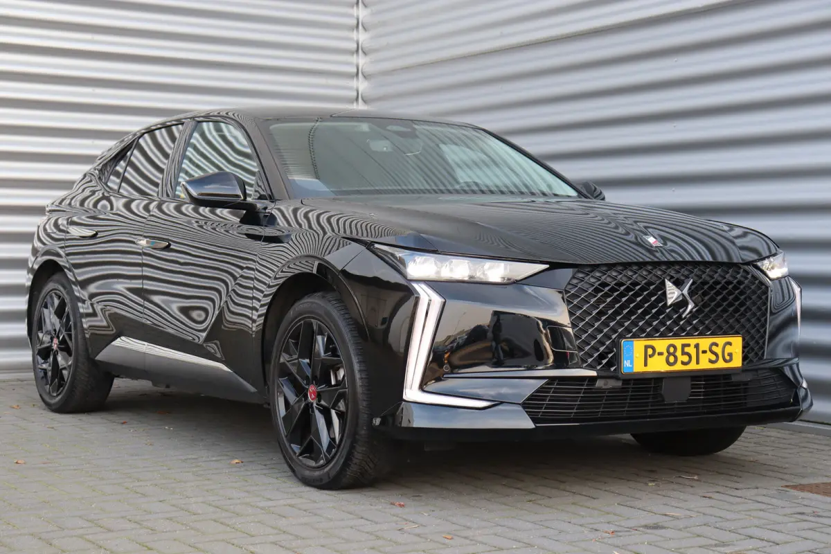 1.6 E-TENSE 225PK PERFORMANCE LINE AUTOMAAT / NAVI / LEDER / CLIMA / FULL-LED / PDC / 19" LMV / CAMERA / KEYLESS / BLUETOOTH / CRUISECONTROL !!