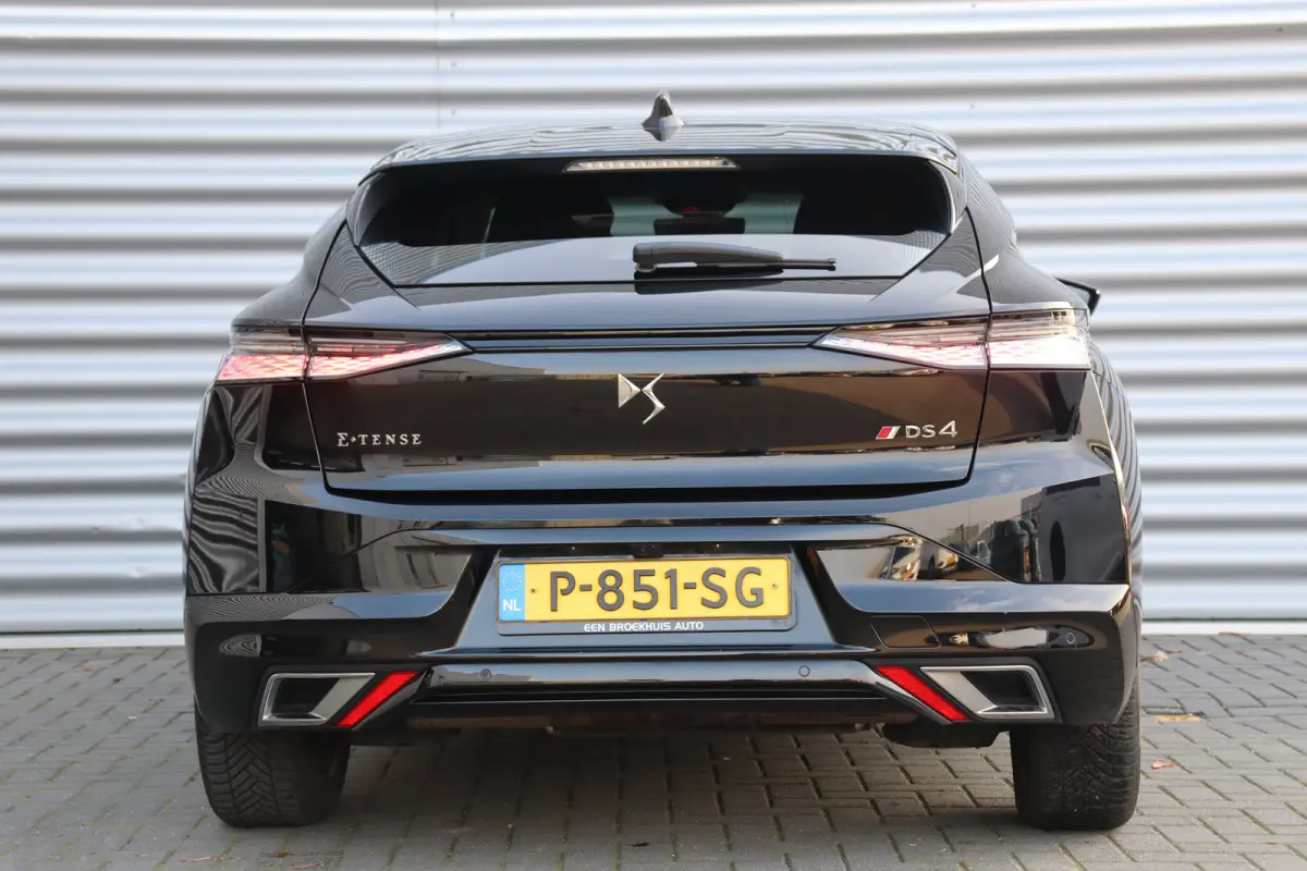 1.6 E-TENSE 225PK PERFORMANCE LINE AUTOMAAT / NAVI / LEDER / CLIMA / FULL-LED / PDC / 19" LMV / CAMERA / KEYLESS / BLUETOOTH / CRUISECONTROL !!