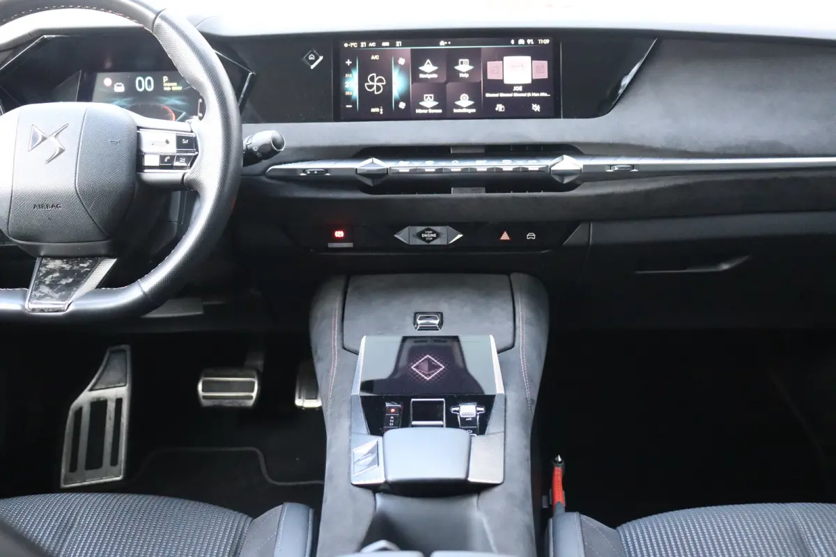 1.6 E-TENSE 225PK PERFORMANCE LINE AUTOMAAT / NAVI / LEDER / CLIMA / FULL-LED / PDC / 19" LMV / CAMERA / KEYLESS / BLUETOOTH / CRUISECONTROL !!