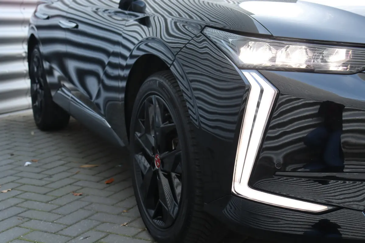 1.6 E-TENSE 225PK PERFORMANCE LINE AUTOMAAT / NAVI / LEDER / CLIMA / FULL-LED / PDC / 19" LMV / CAMERA / KEYLESS / BLUETOOTH / CRUISECONTROL !!