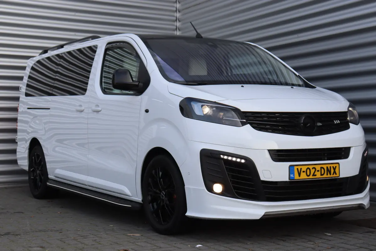 2.0D 180PK L3H1 RE-VOLVE AUTOMAAT / NAVI / LEDER / FULL-LED / 17" LMV / CAMERA / KEYLESS / IRMSCHER / SIDEBARS / TREKHAAK / BETIMMERING / 1E EIGENAAR / UNIEK !!
