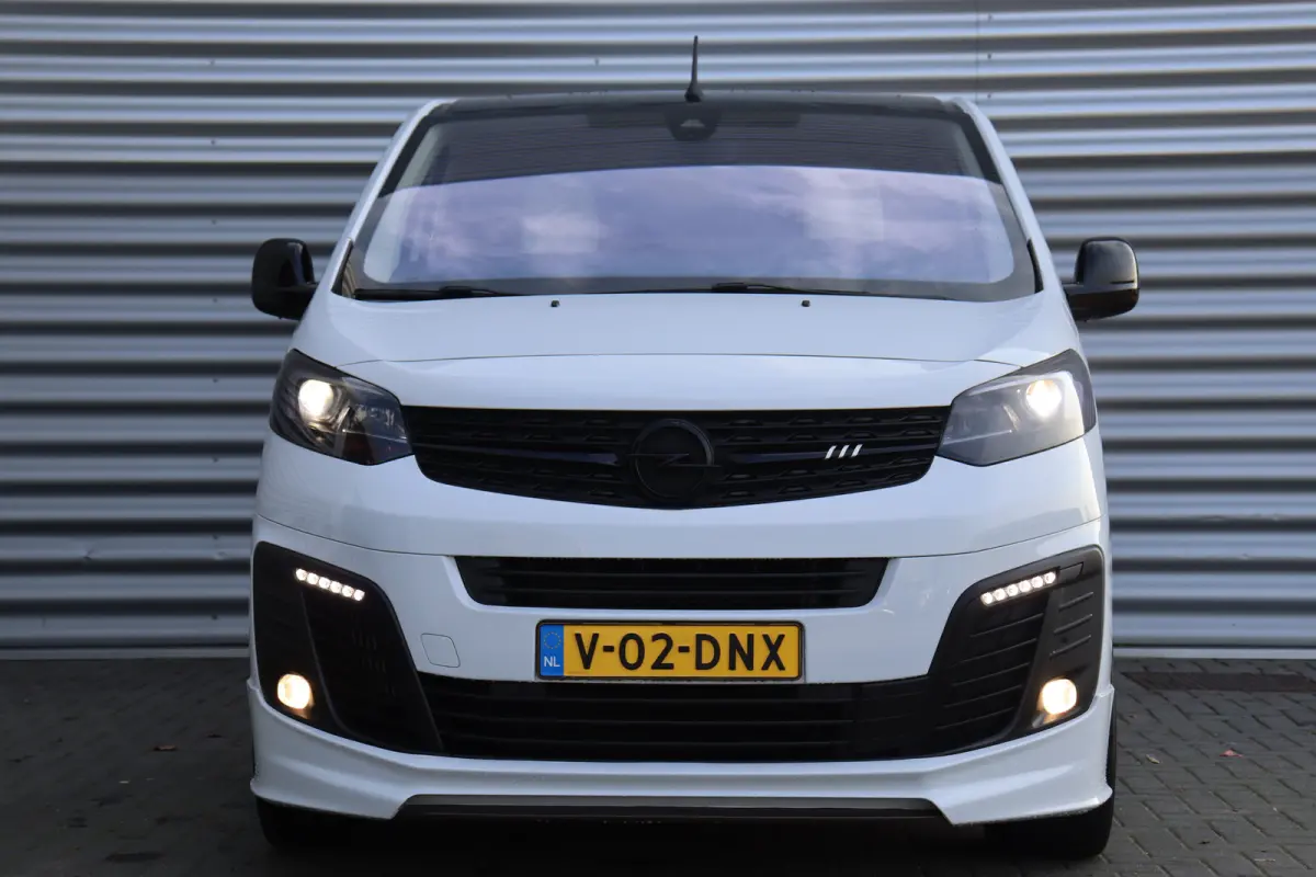 2.0D 180PK L3H1 RE-VOLVE AUTOMAAT / NAVI / LEDER / FULL-LED / 17" LMV / CAMERA / KEYLESS / IRMSCHER / SIDEBARS / TREKHAAK / BETIMMERING / 1E EIGENAAR / UNIEK !!
