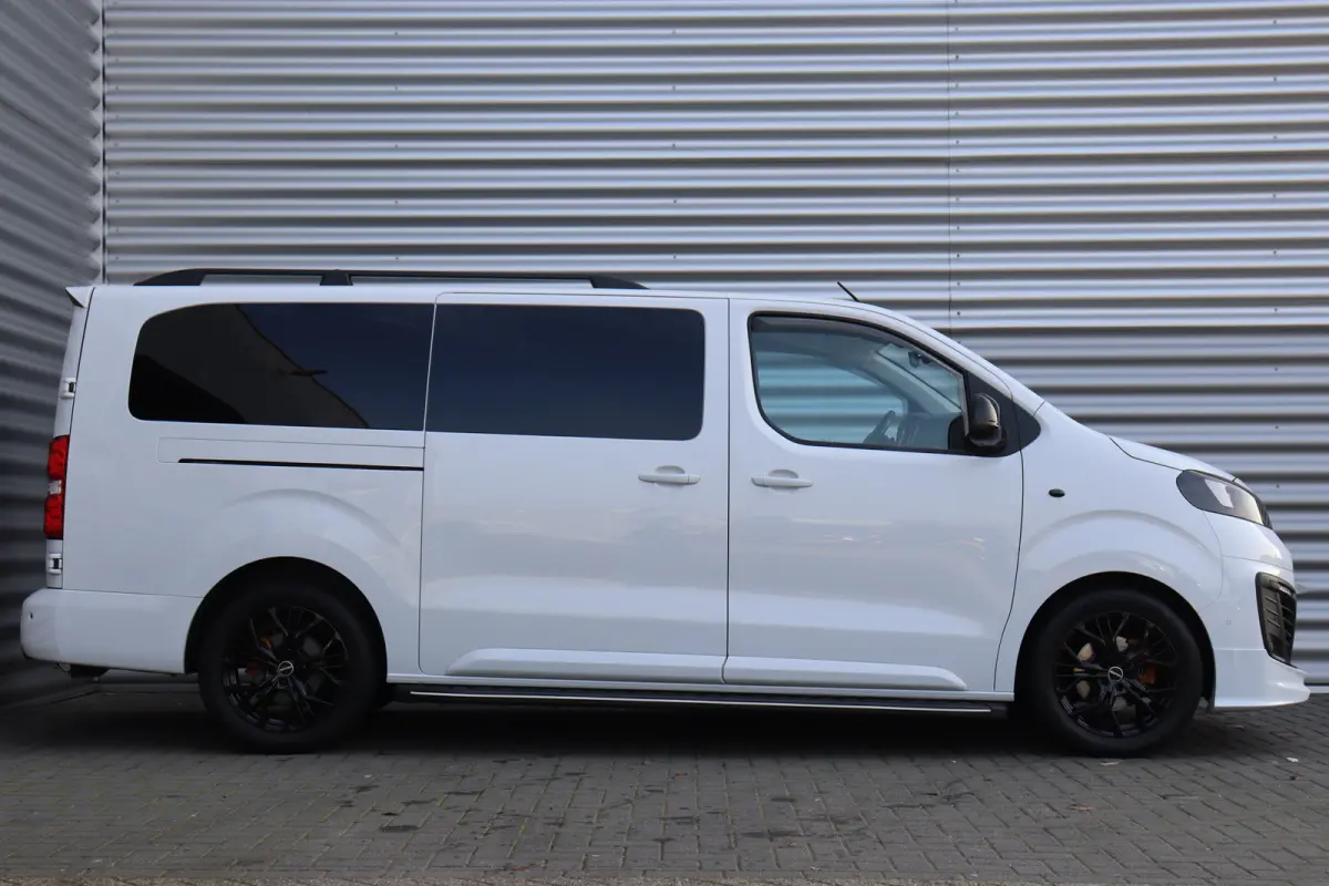 2.0D 180PK L3H1 RE-VOLVE AUTOMAAT / NAVI / LEDER / FULL-LED / 17" LMV / CAMERA / KEYLESS / IRMSCHER / SIDEBARS / TREKHAAK / BETIMMERING / 1E EIGENAAR / UNIEK !!