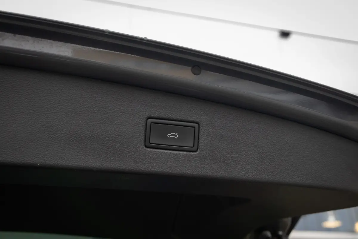 1.4 TSI eHybrid Elegance PHEV | IQ.Light | Stoel+stuur verwarming | Adap cruise | Navi | Apple Carplay/Android Auto | Apple Carplay/Android Auto | Cruise control adaptief | Elektrisch bedien