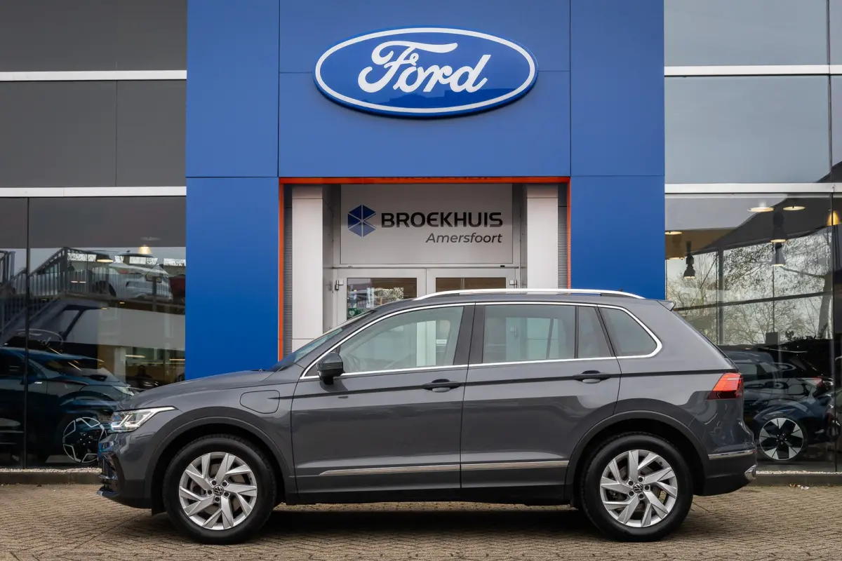 1.4 TSI eHybrid Elegance PHEV | IQ.Light | Stoel+stuur verwarming | Adap cruise | Navi | Apple Carplay/Android Auto | Apple Carplay/Android Auto | Cruise control adaptief | Elektrisch bedien