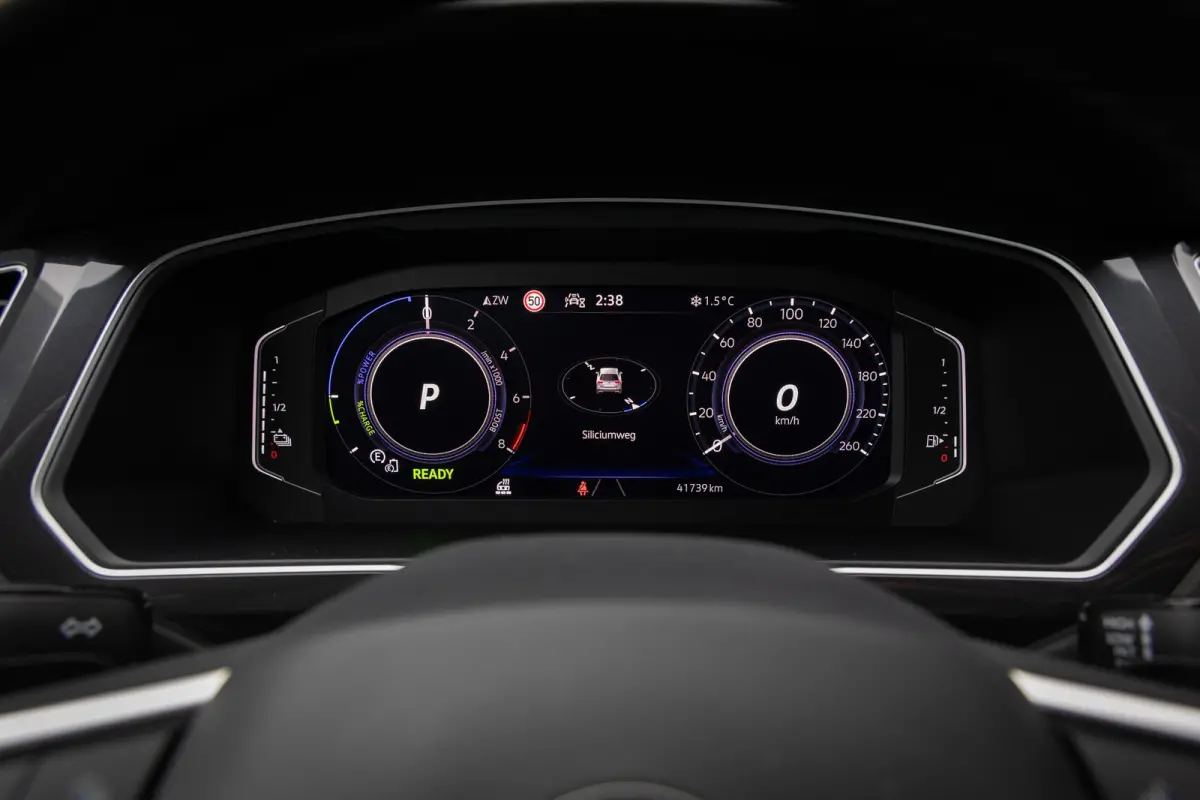 1.4 TSI eHybrid Elegance PHEV | IQ.Light | Stoel+stuur verwarming | Adap cruise | Navi | Apple Carplay/Android Auto | Apple Carplay/Android Auto | Cruise control adaptief | Elektrisch bedien