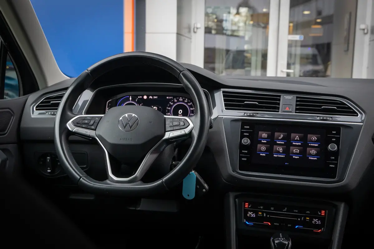 1.4 TSI eHybrid Elegance PHEV | IQ.Light | Stoel+stuur verwarming | Adap cruise | Navi | Apple Carplay/Android Auto | Apple Carplay/Android Auto | Cruise control adaptief | Elektrisch bedien