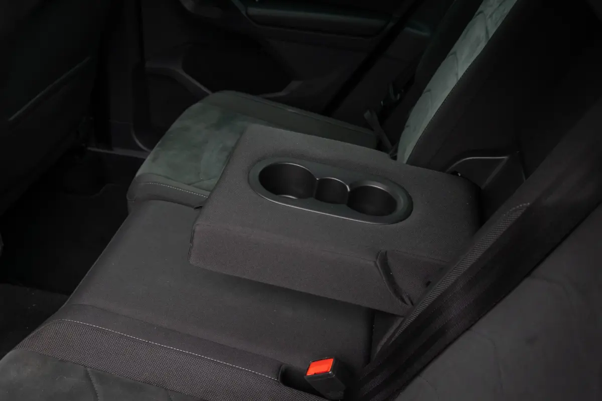1.4 TSI eHybrid Elegance PHEV | IQ.Light | Stoel+stuur verwarming | Adap cruise | Navi | Apple Carplay/Android Auto | Apple Carplay/Android Auto | Cruise control adaptief | Elektrisch bedien