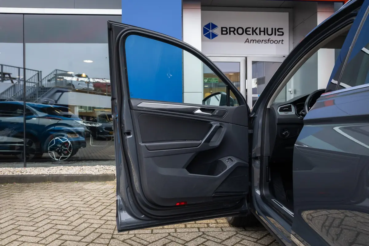 1.4 TSI eHybrid Elegance PHEV | IQ.Light | Stoel+stuur verwarming | Adap cruise | Navi | Apple Carplay/Android Auto | Apple Carplay/Android Auto | Cruise control adaptief | Elektrisch bedien