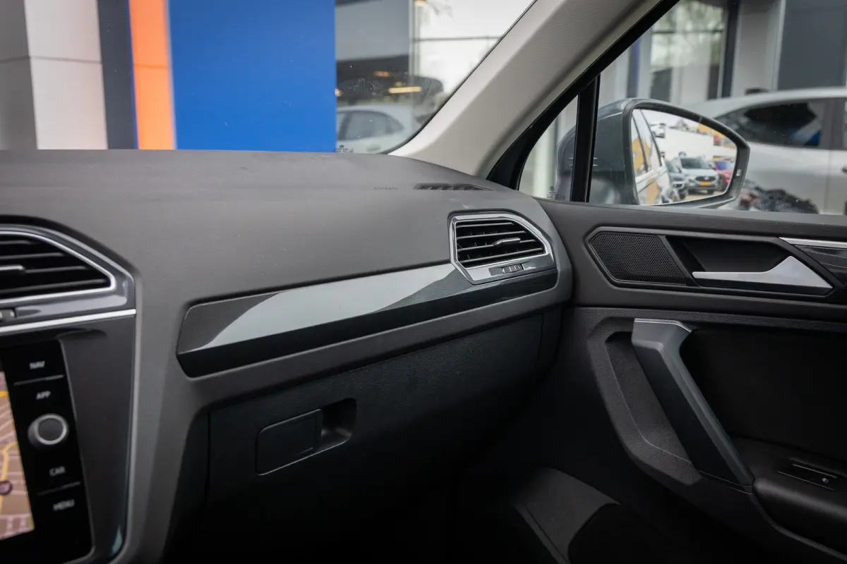 1.4 TSI eHybrid Elegance PHEV | IQ.Light | Stoel+stuur verwarming | Adap cruise | Navi | Apple Carplay/Android Auto | Apple Carplay/Android Auto | Cruise control adaptief | Elektrisch bedien