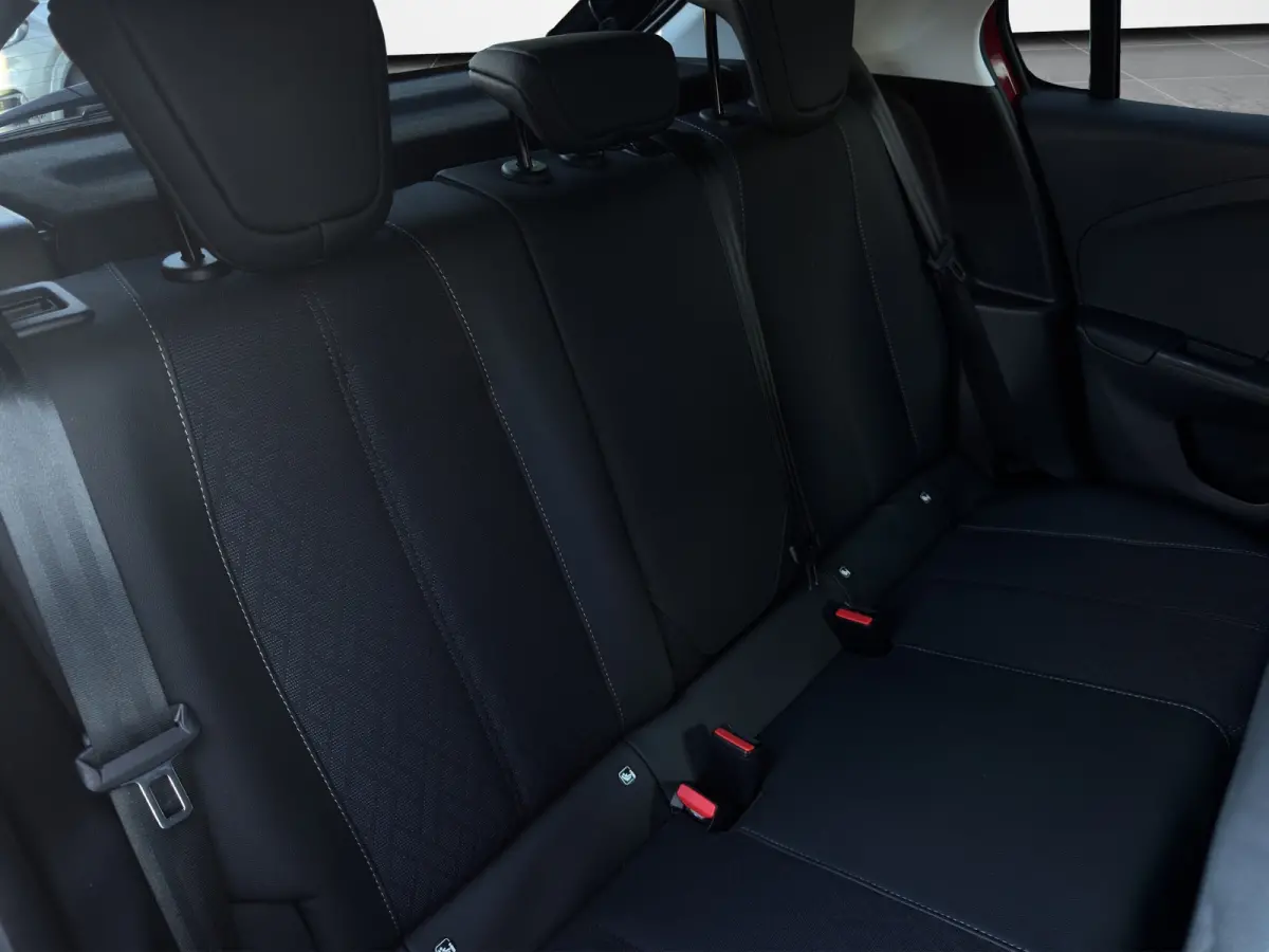 1.2 Level 3 Automaat 100pk | 1e eigenaar | Apple Carplay/Android auto | 16" LMV | PDC v&a |