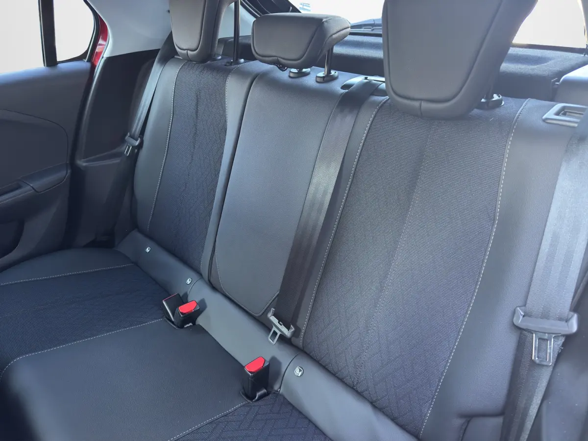 1.2 Level 3 Automaat 100pk | 1e eigenaar | Apple Carplay/Android auto | 16" LMV | PDC v&a |