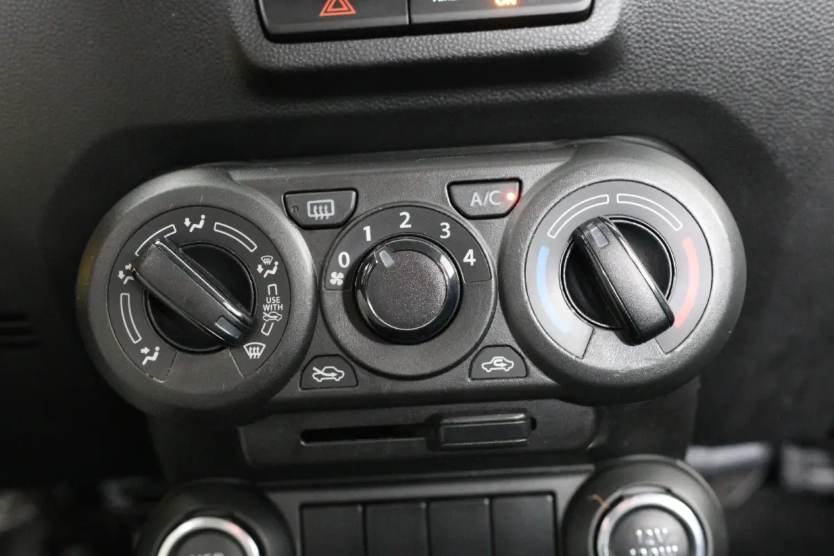 1.2 Smart Hybrid Comfort | Dealer Onderhouden! | 1e Eigenaar! | TomTom | Airco | Bluetooth | Parkeersensoren |