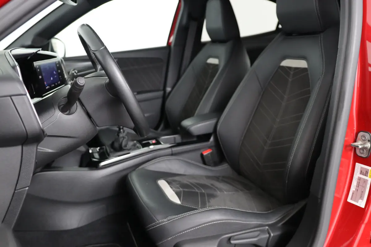 1.2 Turbo Ultimate | Navigatie | Adaptieve Cruise | Camera | Climate control | Stoel/stuurverwarming | Parkeersensoren!