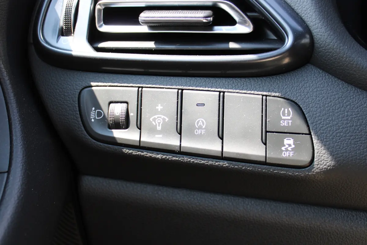 1.5 T-GDi MHEV N Line AUTOMAAT | Afneembare trekhaak | Adaptive cruise control | Sportstoelen | Elektrisch bedienbare voorstoel met geheugen | | Achterbank in delen neerklapbaar | Achteruitr