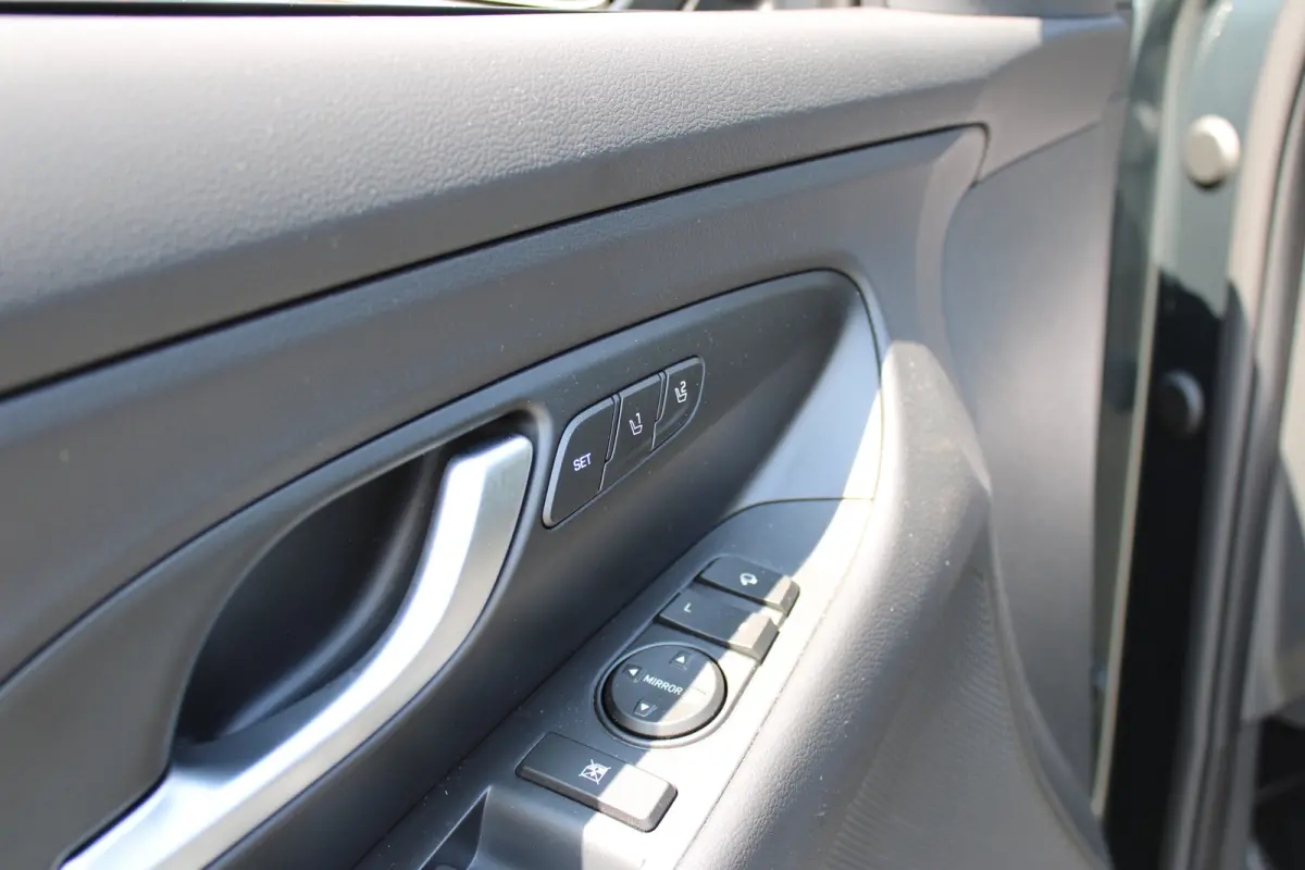 1.5 T-GDi MHEV N Line AUTOMAAT | Afneembare trekhaak | Adaptive cruise control | Sportstoelen | Elektrisch bedienbare voorstoel met geheugen | | Achterbank in delen neerklapbaar | Achteruitr