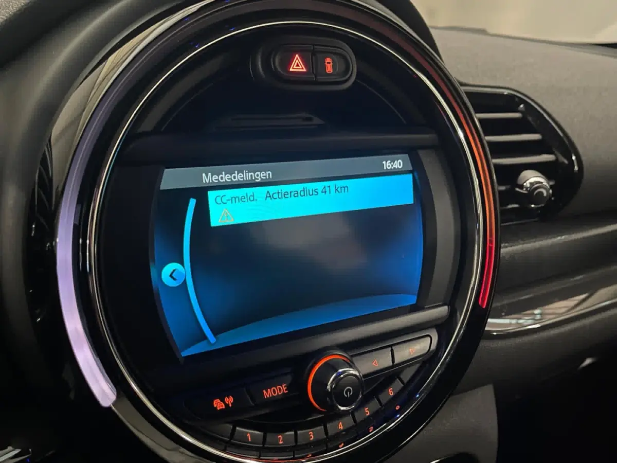 Mini 1.5 One Chili 17" Lichtmetaal | Climate Control | All Season Banden | Centrale Vegrendeling | Airco (automatisch) | Buitenspiegels elektrisch verstel- en verwarmbaar | Dakspoiler