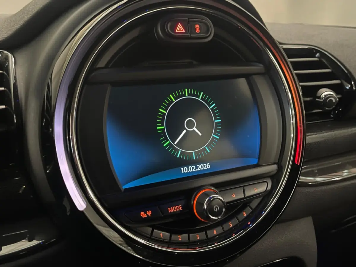 Mini 1.5 One Chili 17" Lichtmetaal | Climate Control | All Season Banden | Centrale Vegrendeling | Airco (automatisch) | Buitenspiegels elektrisch verstel- en verwarmbaar | Dakspoiler