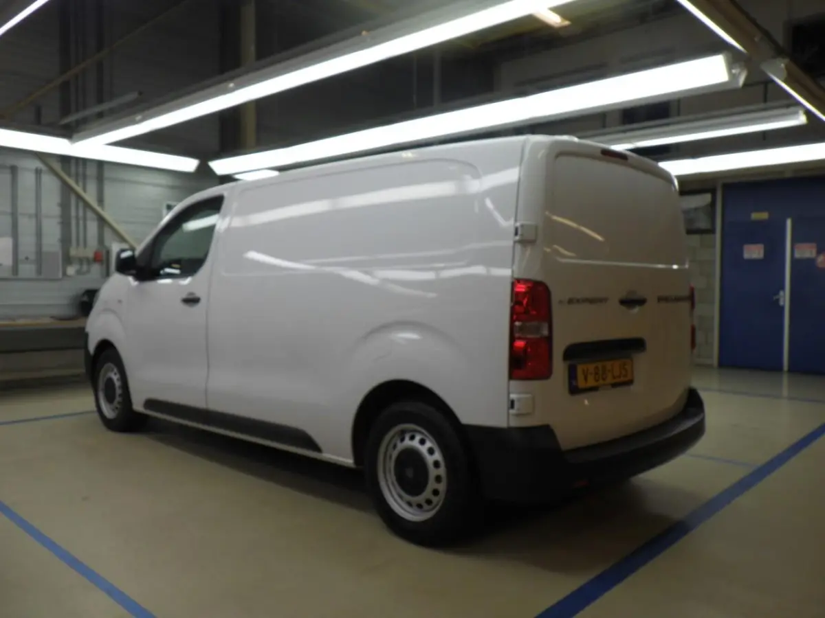 EV L2 75 kWh | Navi | Airco | Camera | Cruise control | DAB | Bankje | PDC achter | Lat om lat |