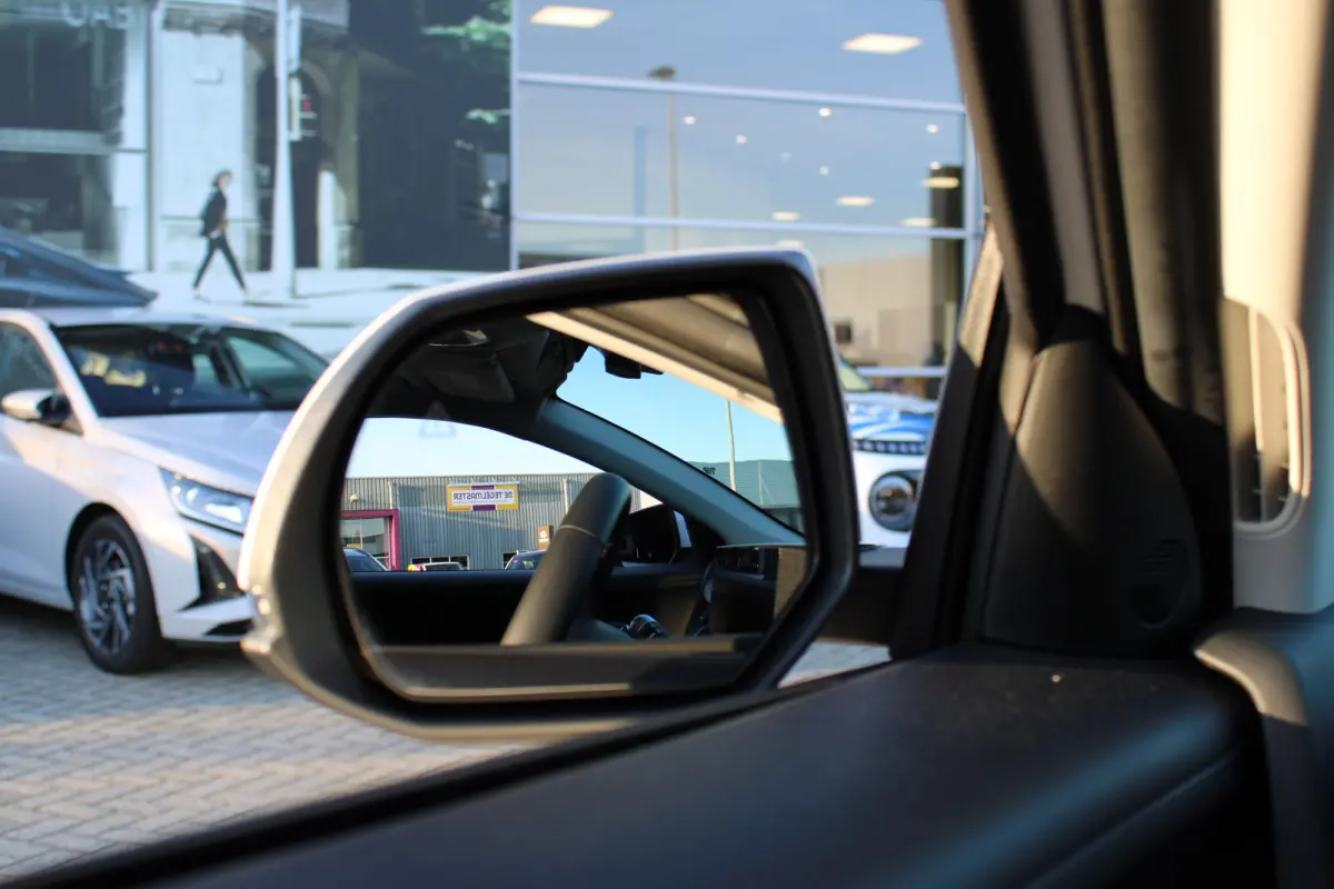 Connect+ 84 kWh | Leder | Parkeersensoren voor en achter | Elektrisch bedienbare voorstoelen | | Achteruitrijcamera | Adaptief demping systeem | Airco (automatisch)