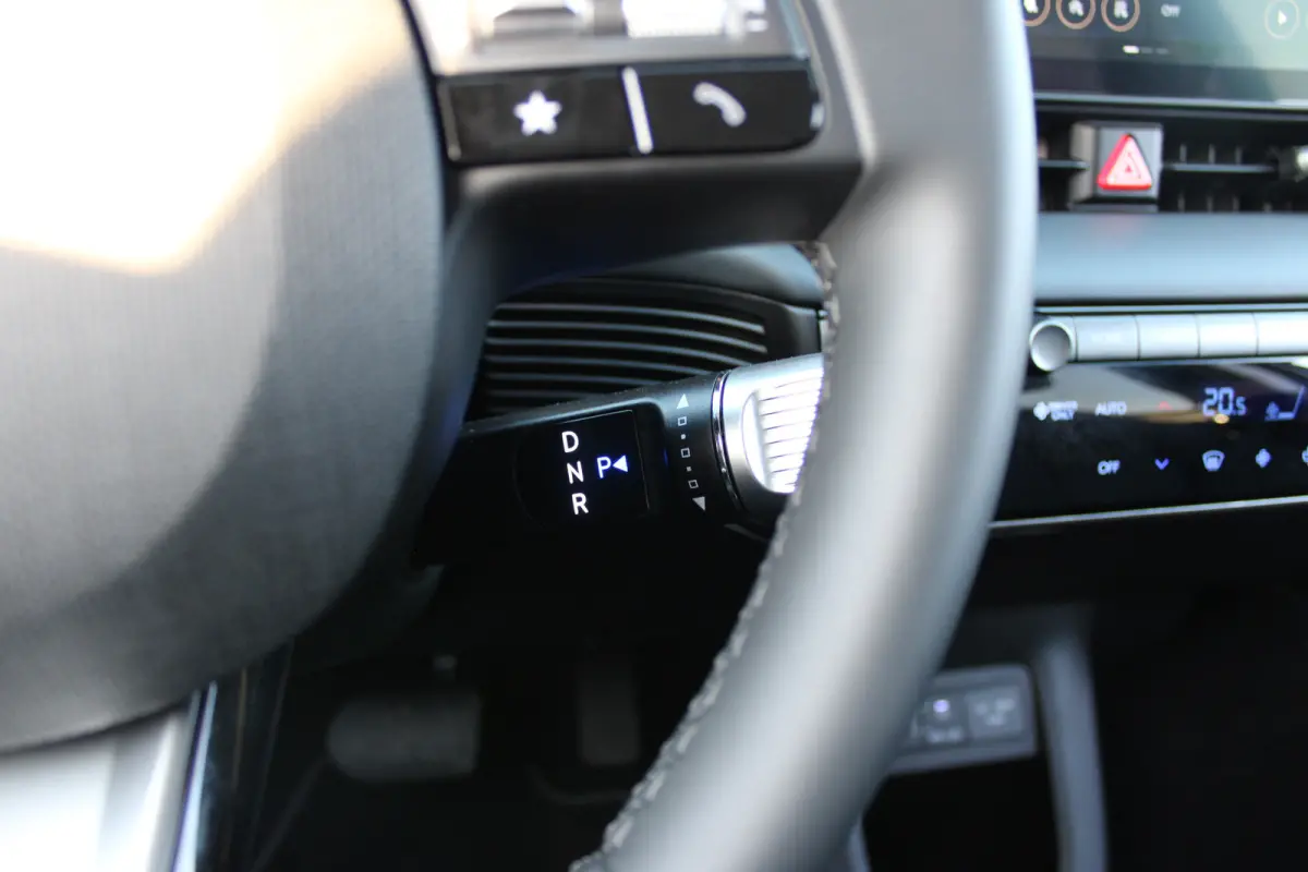 Connect+ 84 kWh | Leder | Parkeersensoren voor en achter | Elektrisch bedienbare voorstoelen | | Achteruitrijcamera | Adaptief demping systeem | Airco (automatisch)
