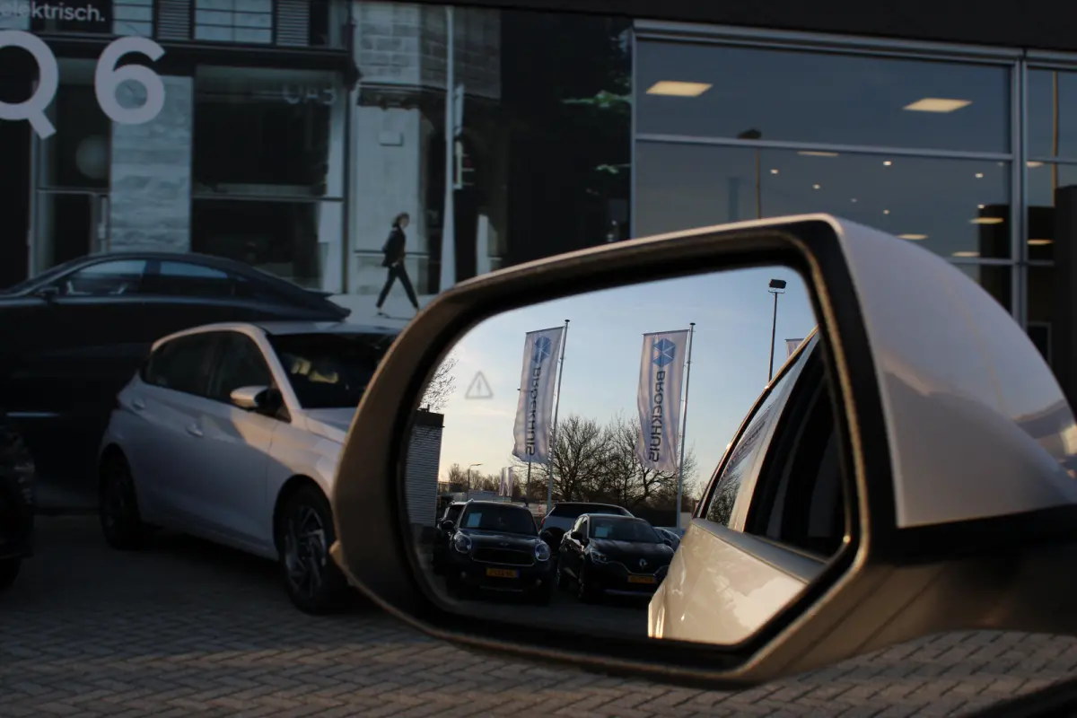 Connect+ 84 kWh | Leder | Parkeersensoren voor en achter | Elektrisch bedienbare voorstoelen | | Achteruitrijcamera | Adaptief demping systeem | Airco (automatisch)