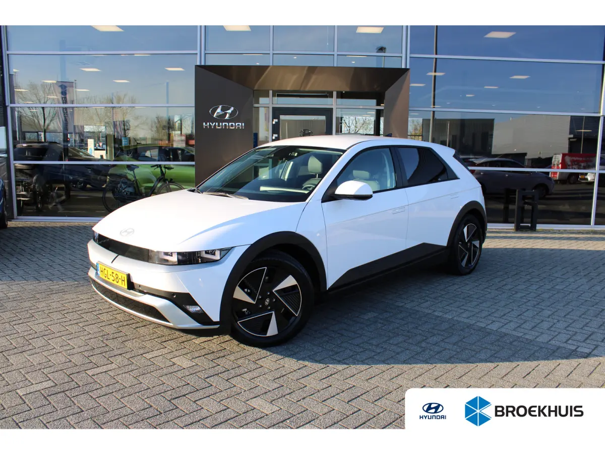 Connect+ 84 kWh | Leder | Parkeersensoren voor en achter | Elektrisch bedienbare voorstoelen | | Achteruitrijcamera | Adaptief demping systeem | Airco (automatisch)