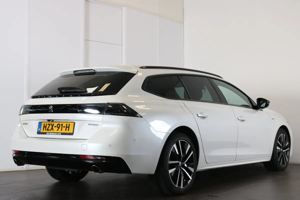GT Hybrid 225 e-EAT8 | Camera | Navi | Stoelverwarming | Leder/Stof! | 18'' Lichtemetaal | Ad. Cruise control | Keyless | PDC V+A |
