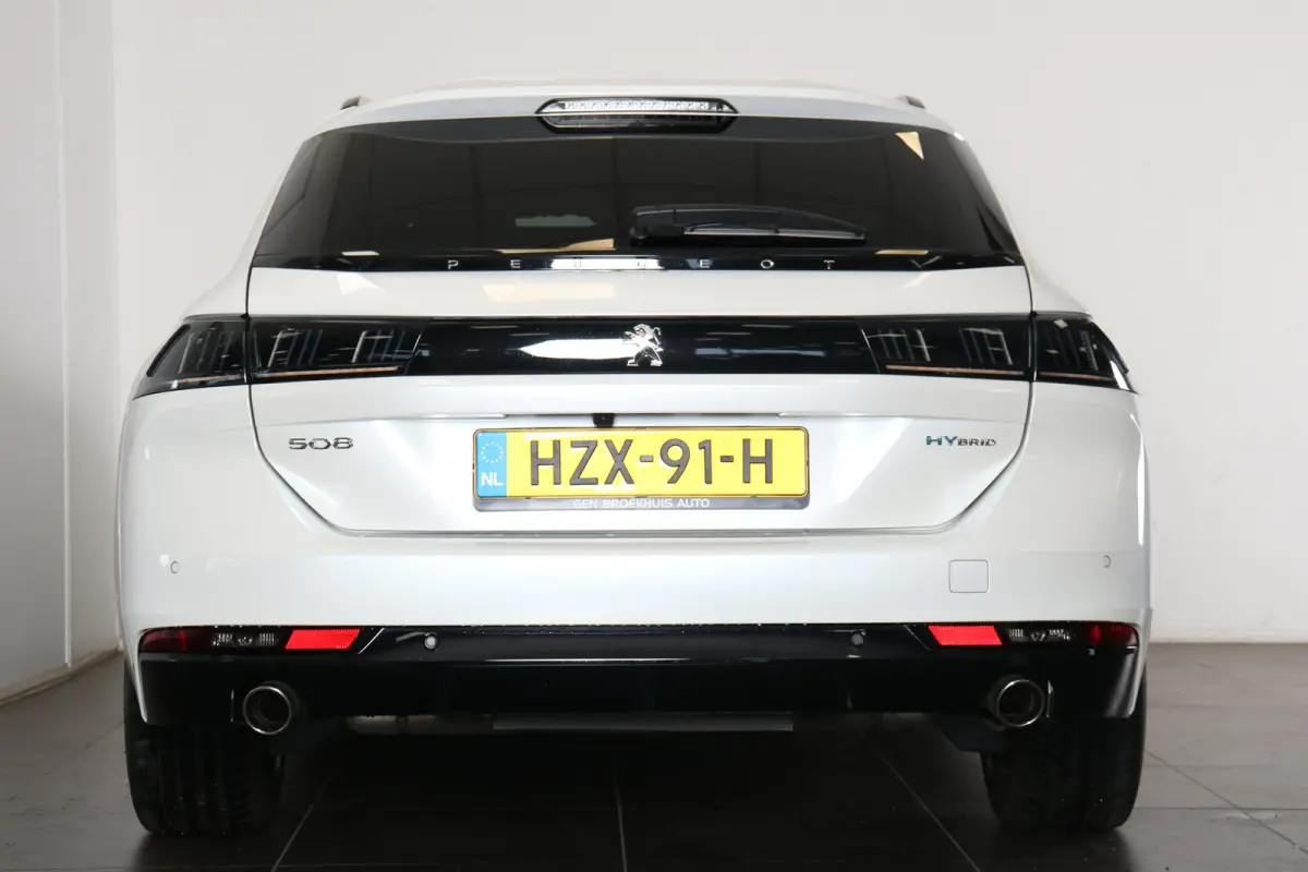 GT Hybrid 225 e-EAT8 | Camera | Navi | Stoelverwarming | Leder/Stof! | 18'' Lichtemetaal | Ad. Cruise control | Keyless | PDC V+A |