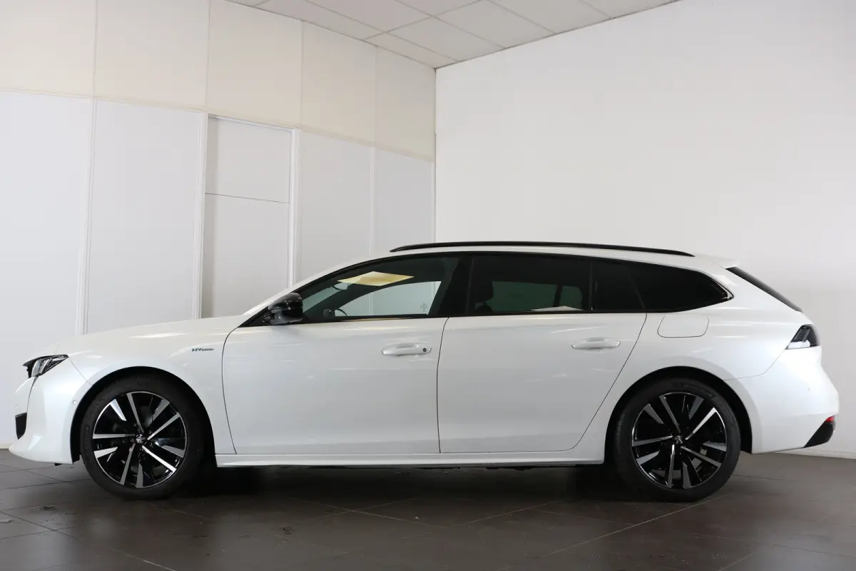 GT Hybrid 225 e-EAT8 | Camera | Navi | Stoelverwarming | Leder/Stof! | 18'' Lichtemetaal | Ad. Cruise control | Keyless | PDC V+A |
