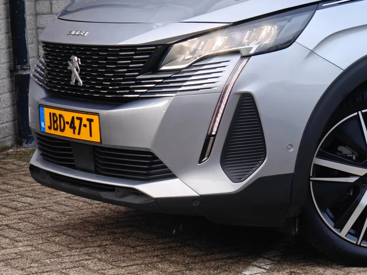 1.6 Plug-In Hybride | Navigatie | Adapt. Cruise | Climate Control | Camera | 19'' L.M. | 7,4 kW lader | Achterbank in delen neerklapbaar | Achteruitrijcamera