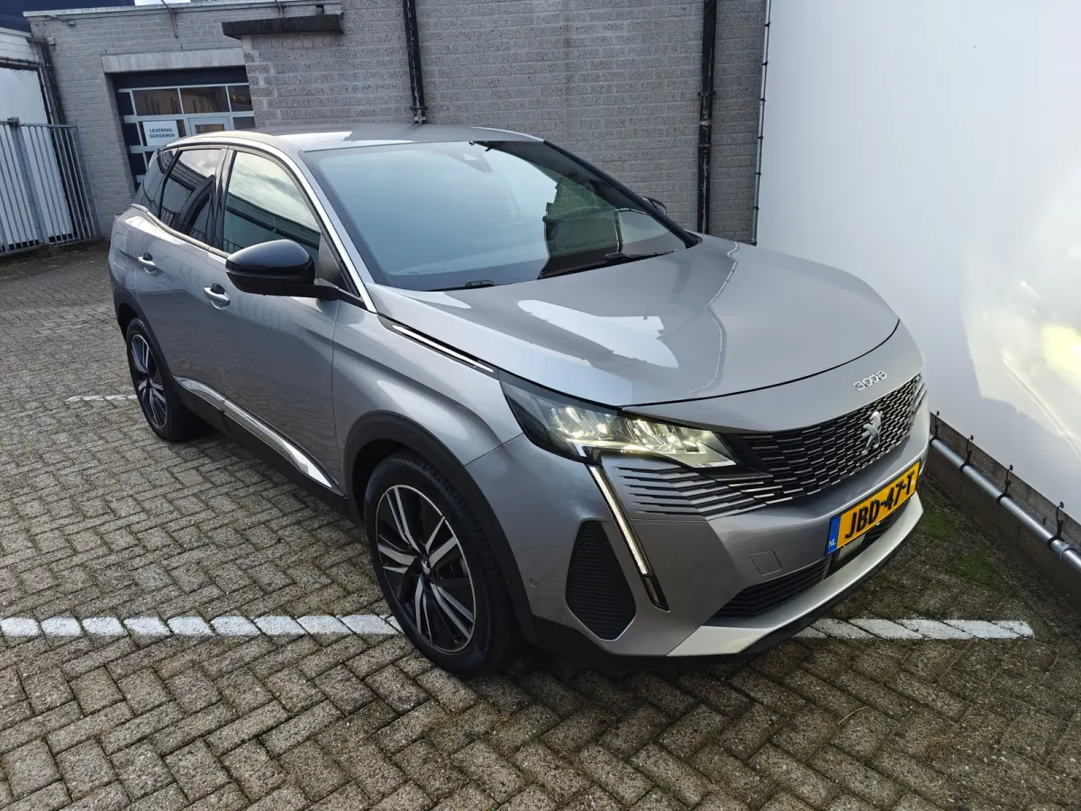 1.6 Plug-In Hybride | Navigatie | Adapt. Cruise | Climate Control | Camera | 19'' L.M. | 7,4 kW lader | Achterbank in delen neerklapbaar | Achteruitrijcamera