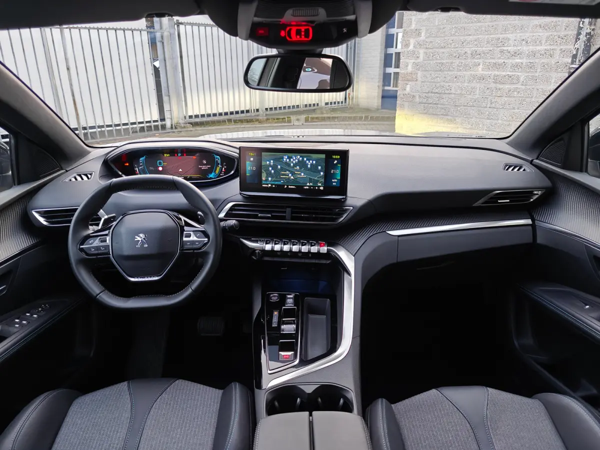 1.6 Plug-In Hybride | Navigatie | Adapt. Cruise | Climate Control | Camera | 19'' L.M. | 7,4 kW lader | Achterbank in delen neerklapbaar | Achteruitrijcamera