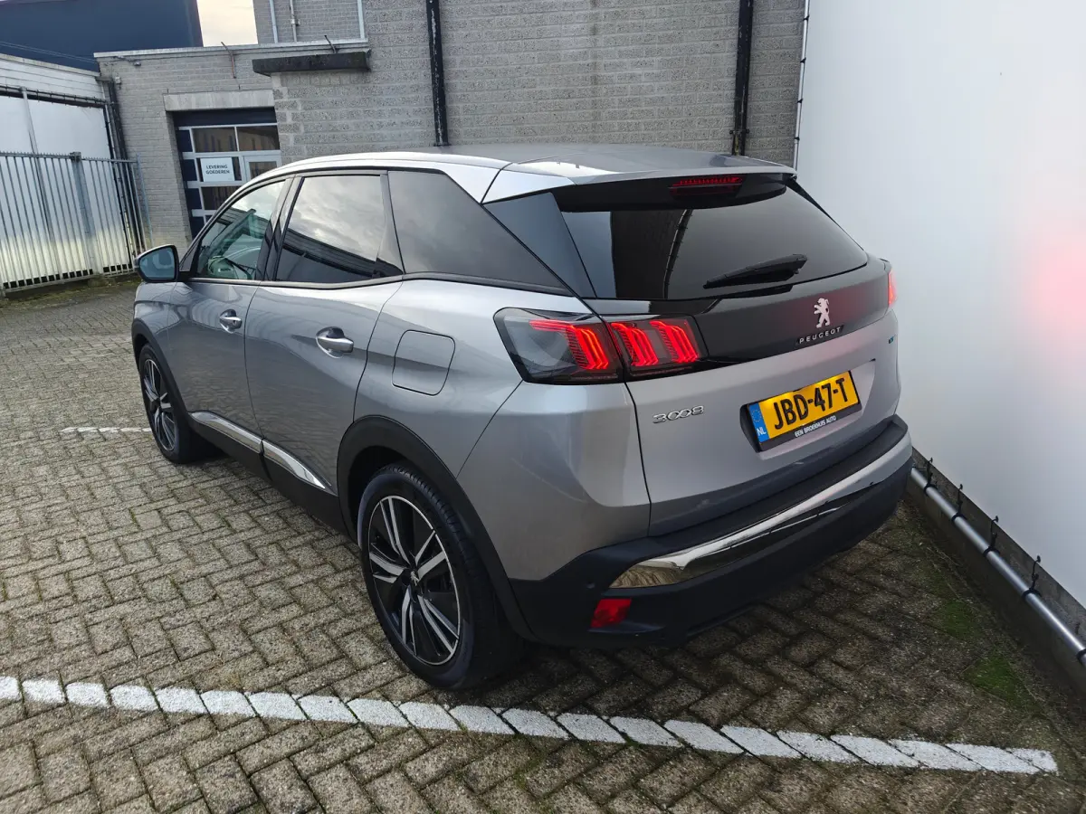 1.6 Plug-In Hybride | Navigatie | Adapt. Cruise | Climate Control | Camera | 19'' L.M. | 7,4 kW lader | Achterbank in delen neerklapbaar | Achteruitrijcamera