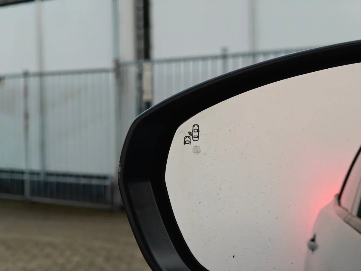 1.6 Plug-In Hybride | Navigatie | Adapt. Cruise | Climate Control | Camera | 19'' L.M. | 7,4 kW lader | Achterbank in delen neerklapbaar | Achteruitrijcamera
