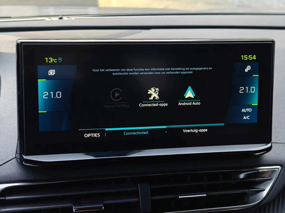 1.6 Plug-In Hybride | Navigatie | Adapt. Cruise | Climate Control | Camera | 19'' L.M. | 7,4 kW lader | Achterbank in delen neerklapbaar | Achteruitrijcamera