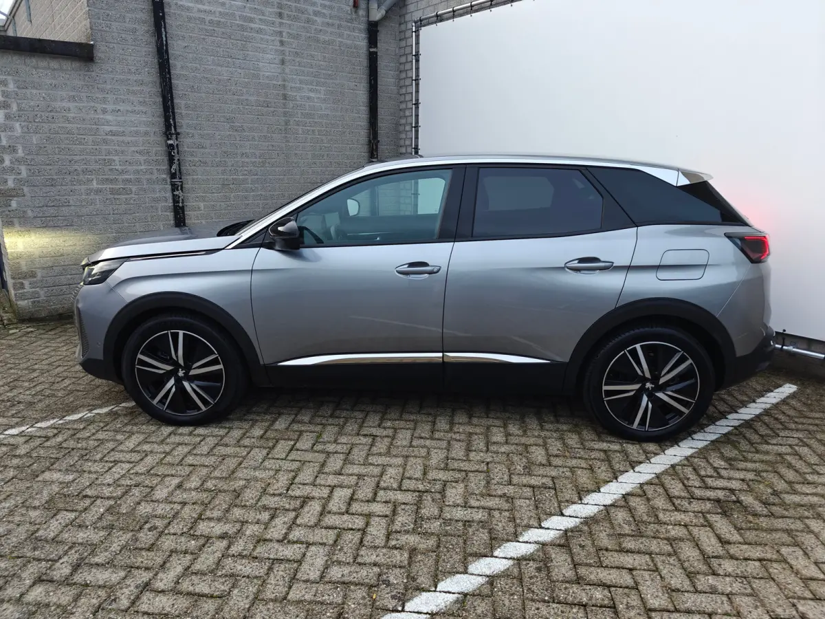 1.6 Plug-In Hybride | Navigatie | Adapt. Cruise | Climate Control | Camera | 19'' L.M. | 7,4 kW lader | Achterbank in delen neerklapbaar | Achteruitrijcamera