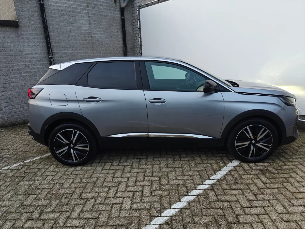 1.6 Plug-In Hybride | Navigatie | Adapt. Cruise | Climate Control | Camera | 19'' L.M. | 7,4 kW lader | Achterbank in delen neerklapbaar | Achteruitrijcamera
