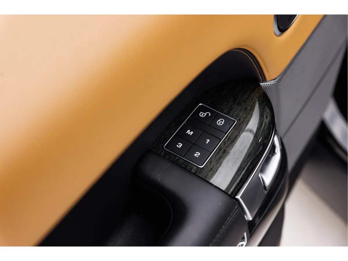 5.0 V8 SC Autobiography | Meridian Audio | Panorama schuifdak | Adaptive Dynamics | Koel-/verwarmbare voor- en achterzittingen |