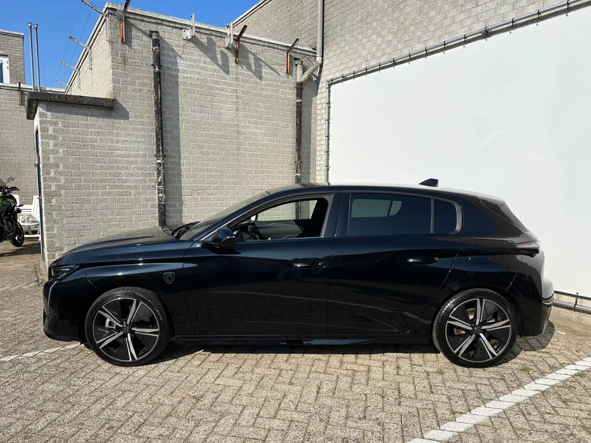 1.6 Plug-in Hybrid 180 GT | Apple Carplay / Android Auto | 360° Camera | Elek. Stoelen | Navigatie | Camera | Adaptieve Cruise Control | Achterbank in delen neerklapbaar | Achteruitrijcamer