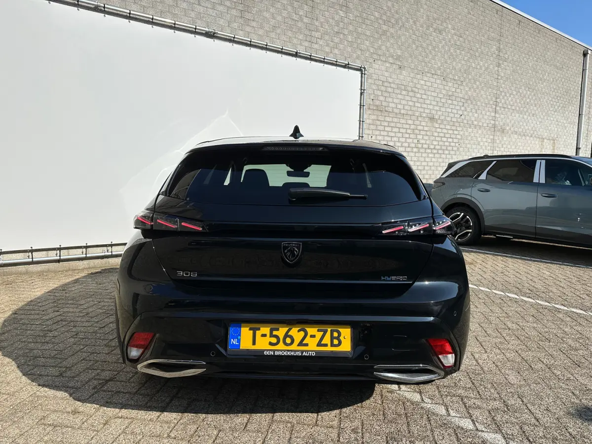 1.6 Plug-in Hybrid 180 GT | Apple Carplay / Android Auto | 360° Camera | Elek. Stoelen | Navigatie | Camera | Adaptieve Cruise Control | Achterbank in delen neerklapbaar | Achteruitrijcamer