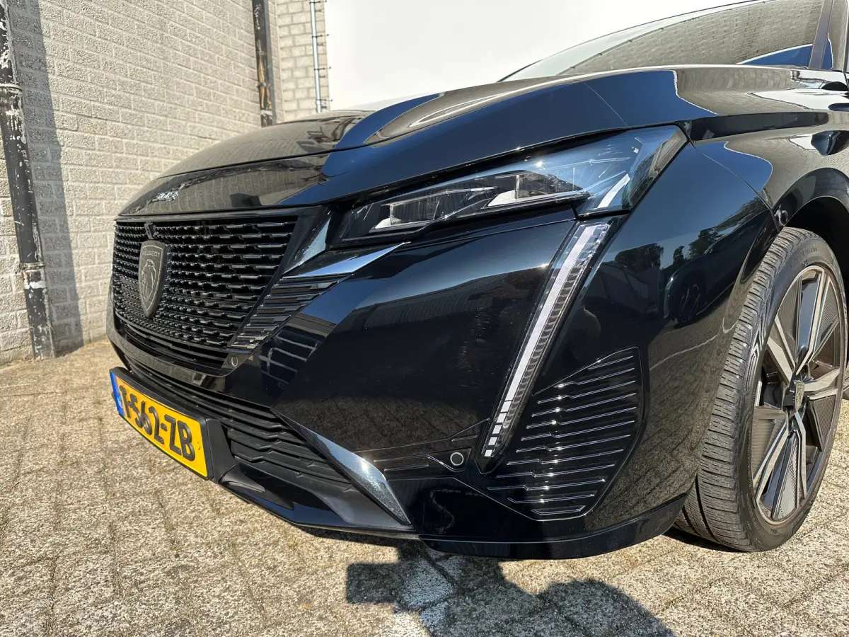1.6 Plug-in Hybrid 180 GT | Apple Carplay / Android Auto | 360° Camera | Elek. Stoelen | Navigatie | Camera | Adaptieve Cruise Control | Achterbank in delen neerklapbaar | Achteruitrijcamer